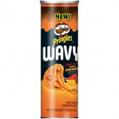 Chips Pringles Wavy Applewood Smoked Cheddar